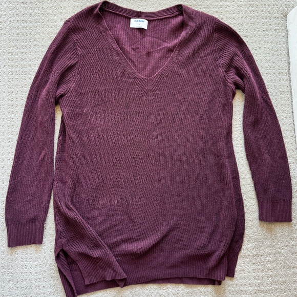 1x Old Navy long v neck maroon sweater - Picture 1 of 4
